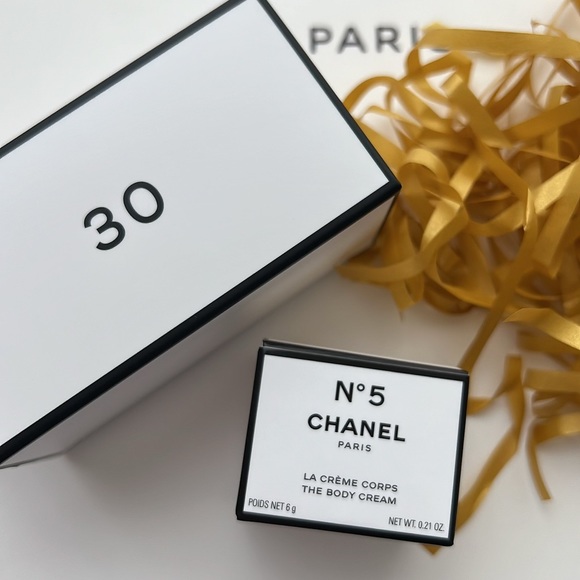 CHANEL Advent Calender Box 30 - Picture 1 of 2